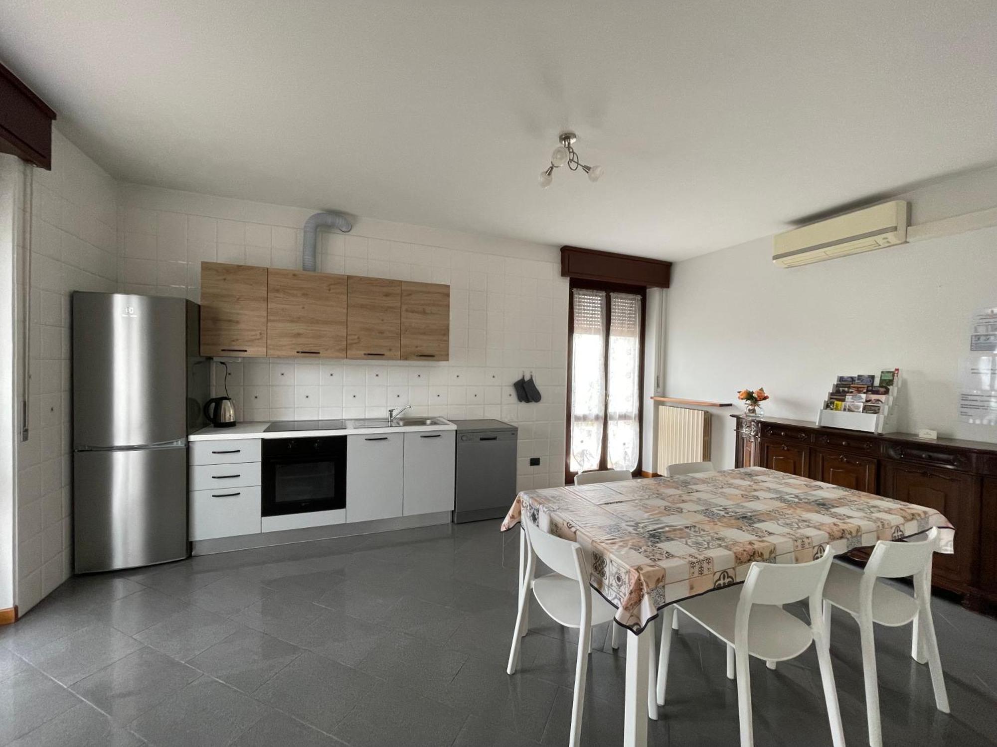 Casa Luigi - Appartamenti A Peschiera Del Garda Exterior foto