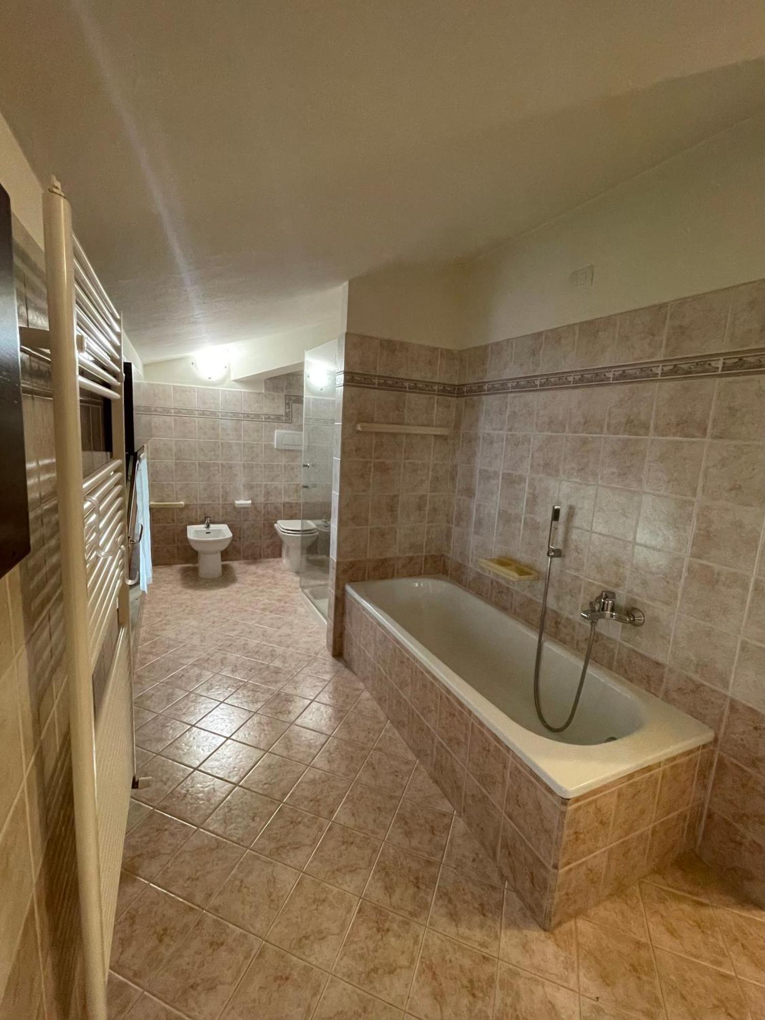 Casa Luigi - Appartamenti A Peschiera Del Garda Cameră foto
