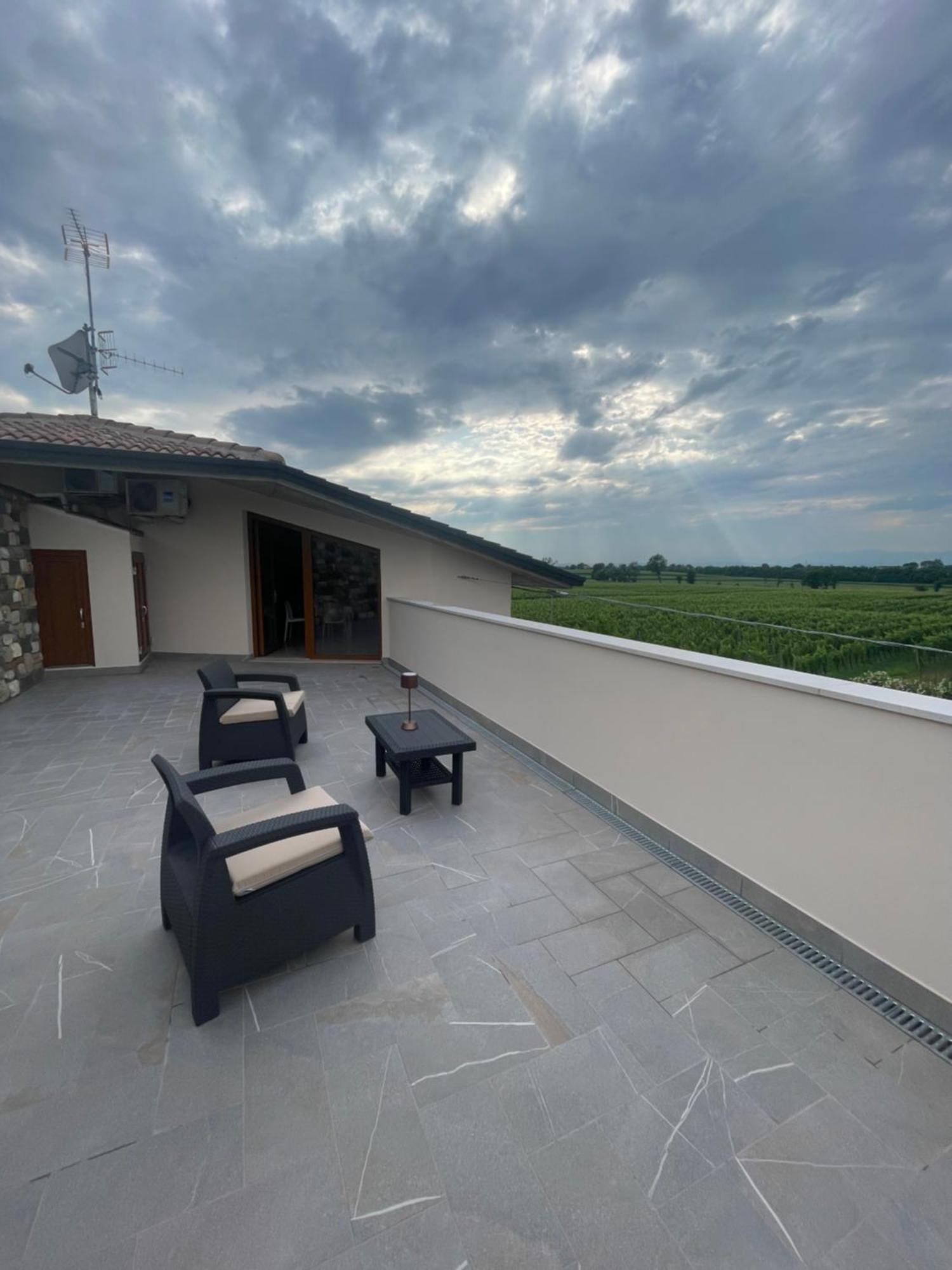 Casa Luigi - Appartamenti A Peschiera Del Garda Exterior foto