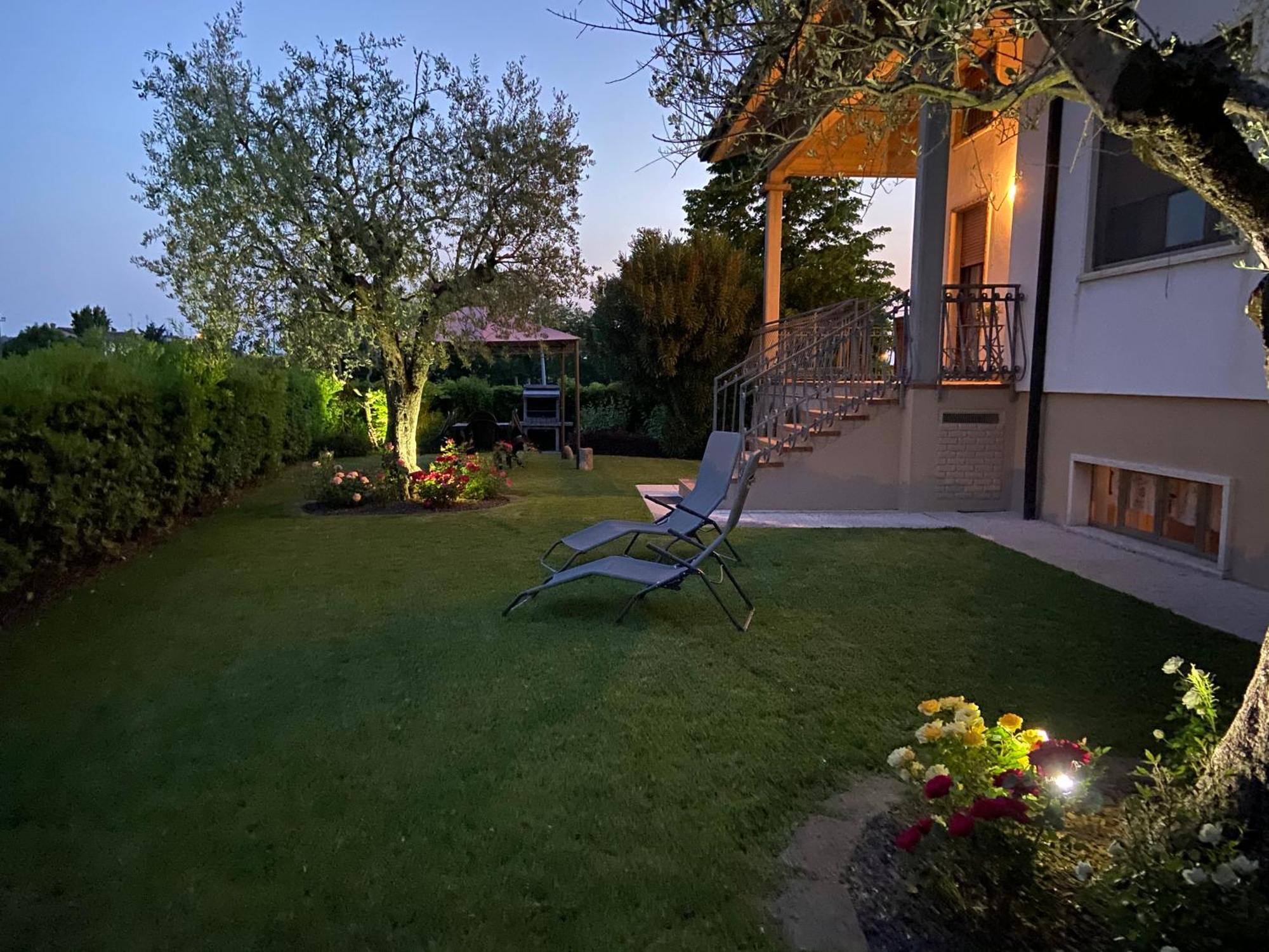 Casa Luigi - Appartamenti A Peschiera Del Garda Cameră foto